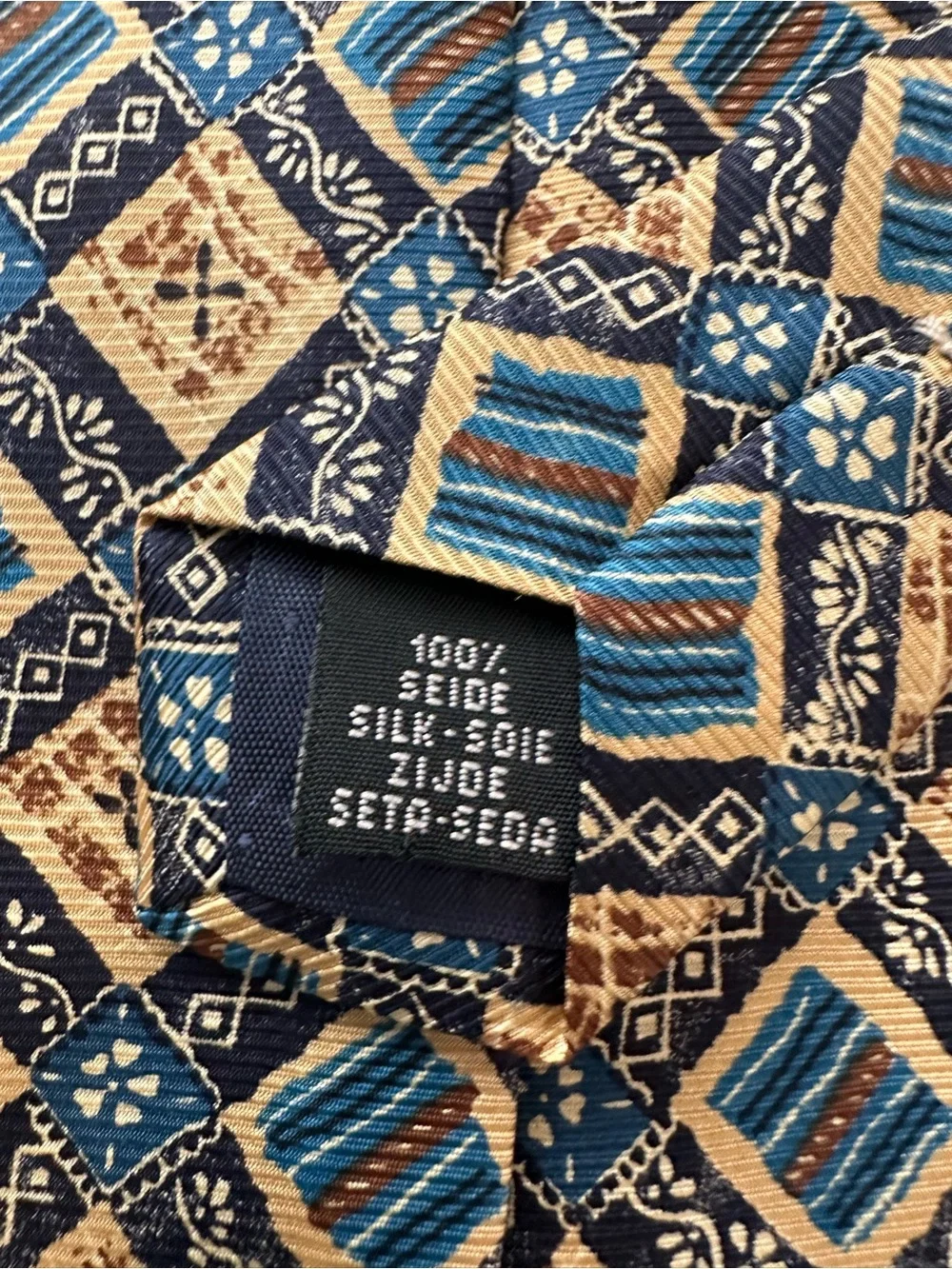 Il Gattopardo Italy 100% Silk Tie Blue Beige Geometric Diamond Pattern
